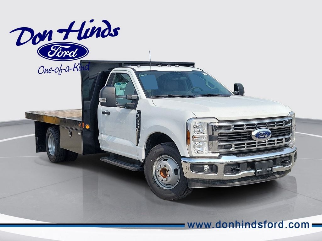 2025 Ford F-350SD XL DRW in Oxford White — front three-quarter view