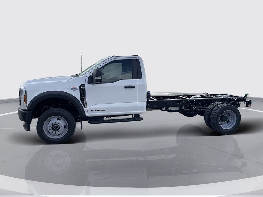 2025 Ford F-450SD — interior view