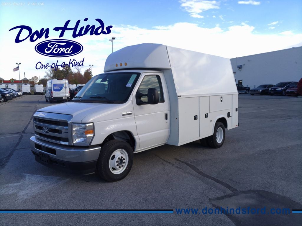 2026 Ford E-350SD Base Cutaway in Oxford White — front three-quarter view