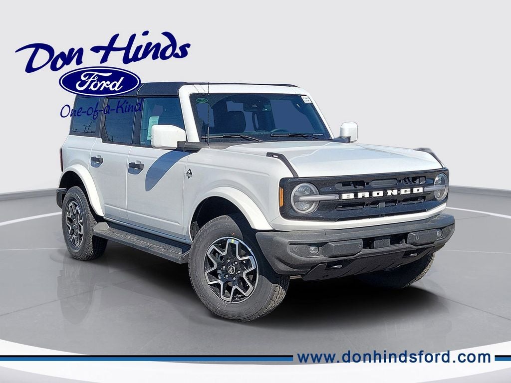 2026 Ford Bronco Outer Banks in Oxford White — front three-quarter view
